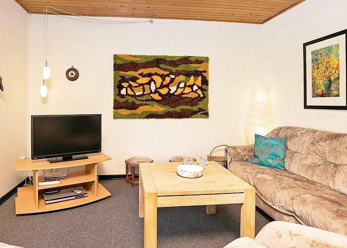 6 Person In Spottrup-by Traum